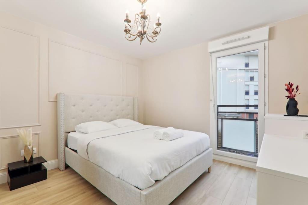 Appartement Design Pres Defense เบอซองส์ ภายนอก รูปภาพ