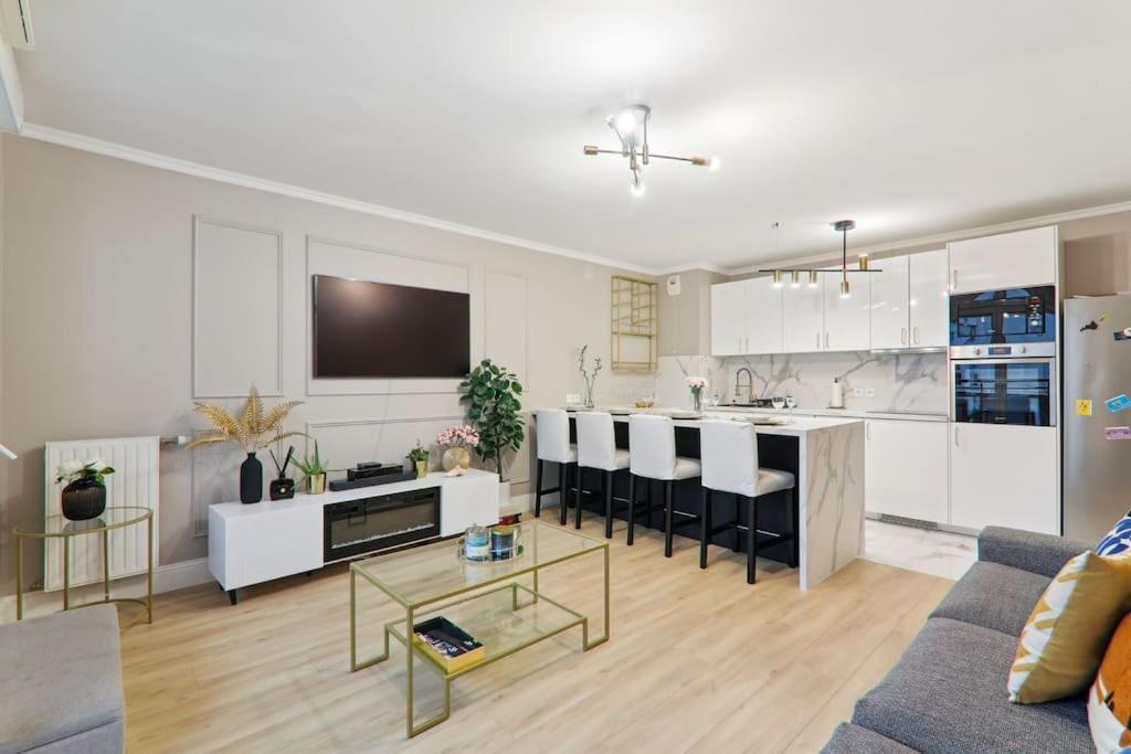 Appartement Design Pres Defense เบอซองส์ ภายนอก รูปภาพ